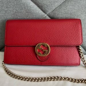 Red GUCCI Dollar Interlocking GG Wallet on Chain WOC